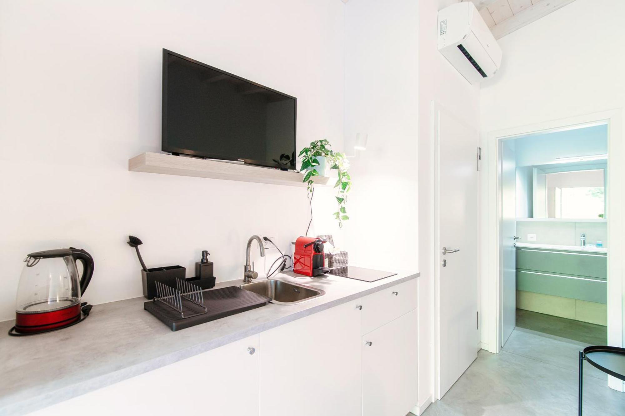 Le Betulle Studios By Quokka 360 - Studio Apartments By The Origlio Lake 외부 사진