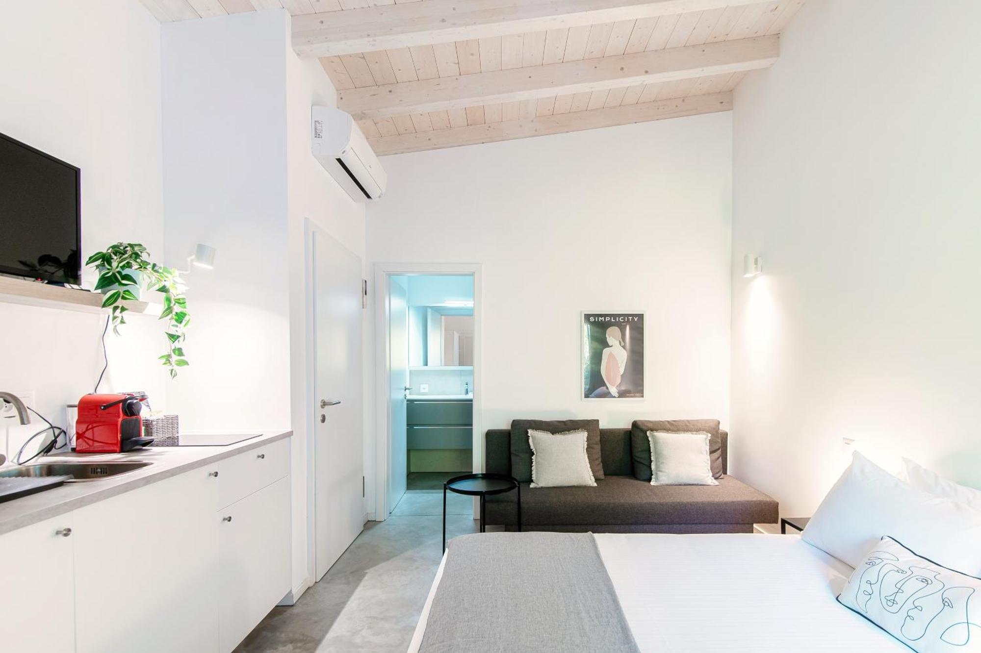 Le Betulle Studios By Quokka 360 - Studio Apartments By The Origlio Lake 외부 사진