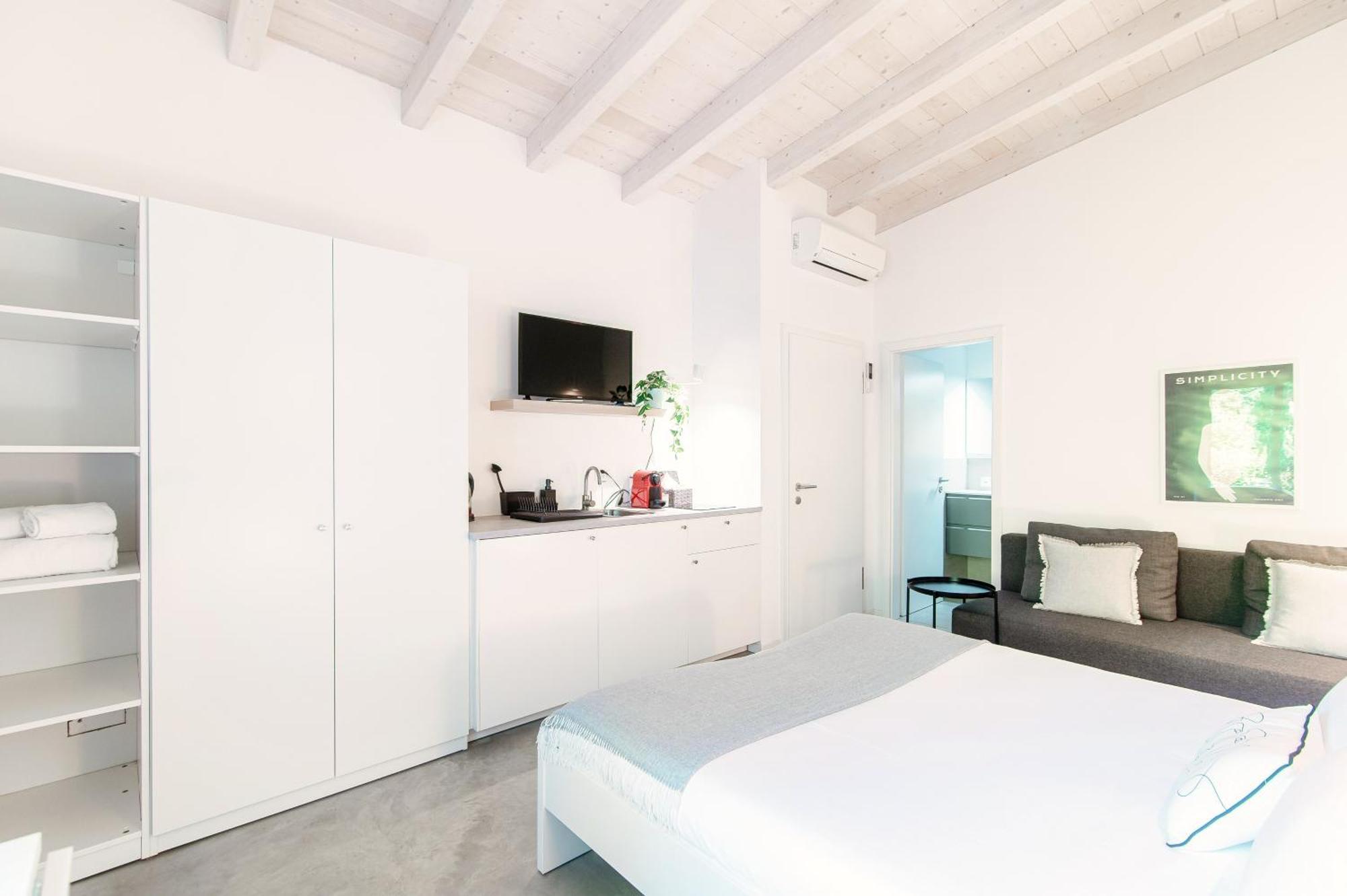 Le Betulle Studios By Quokka 360 - Studio Apartments By The Origlio Lake 외부 사진