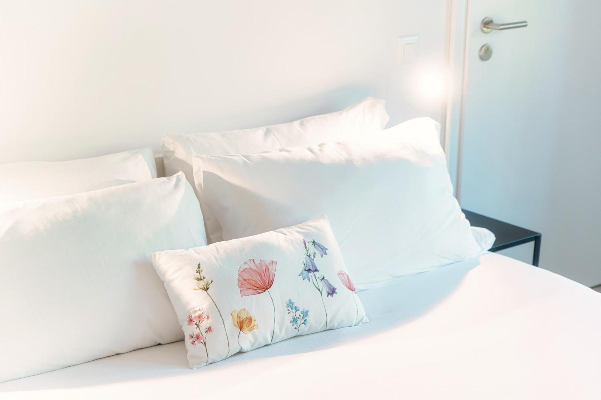 Le Betulle Studios By Quokka 360 - Studio Apartments By The Origlio Lake 외부 사진