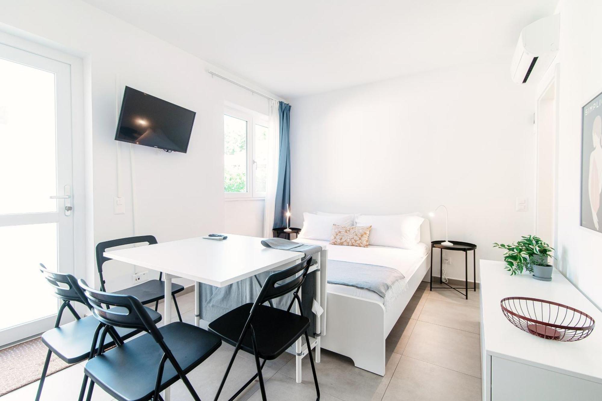 Le Betulle Studios By Quokka 360 - Studio Apartments By The Origlio Lake 외부 사진