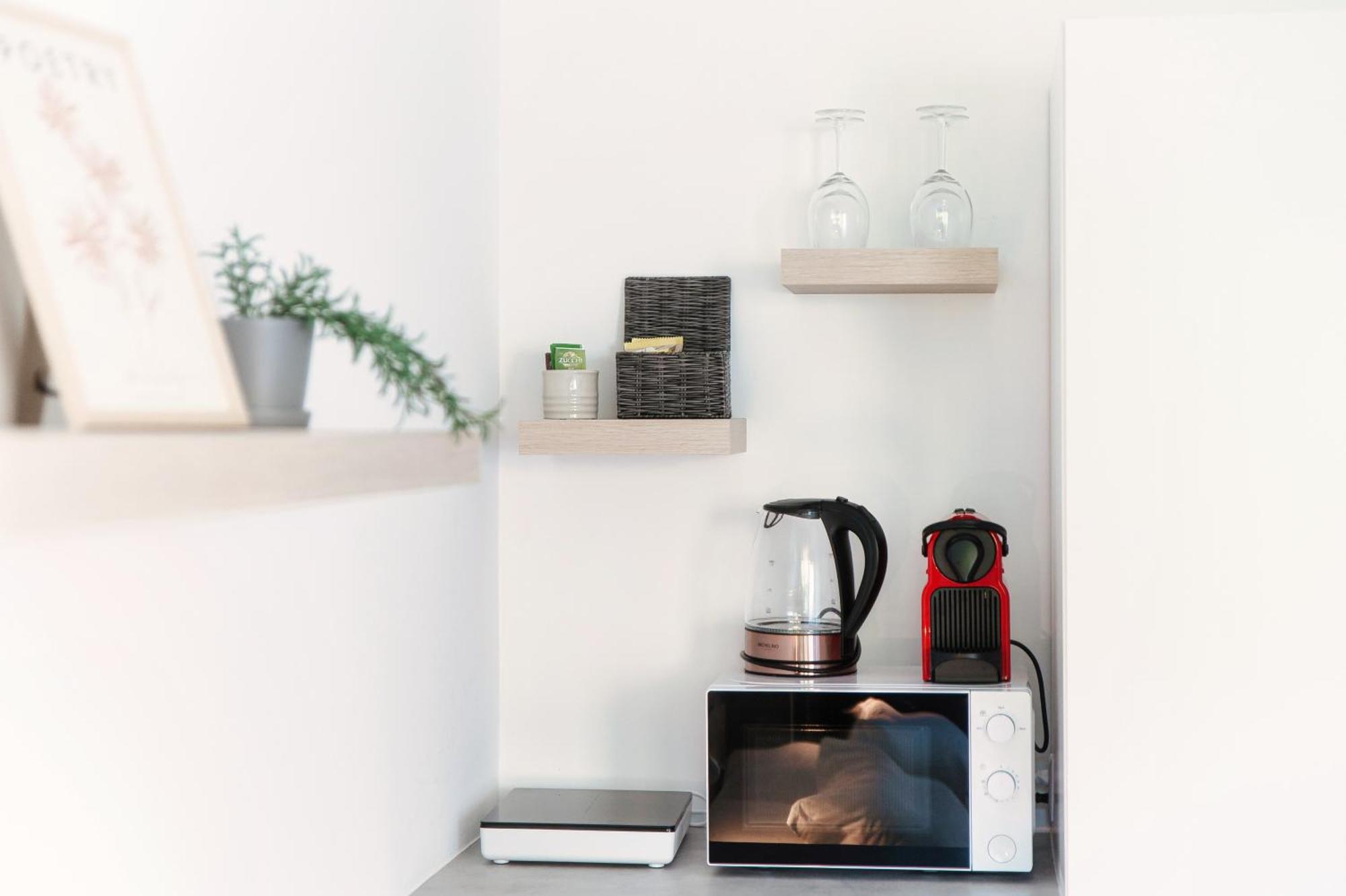 Le Betulle Studios By Quokka 360 - Studio Apartments By The Origlio Lake 외부 사진